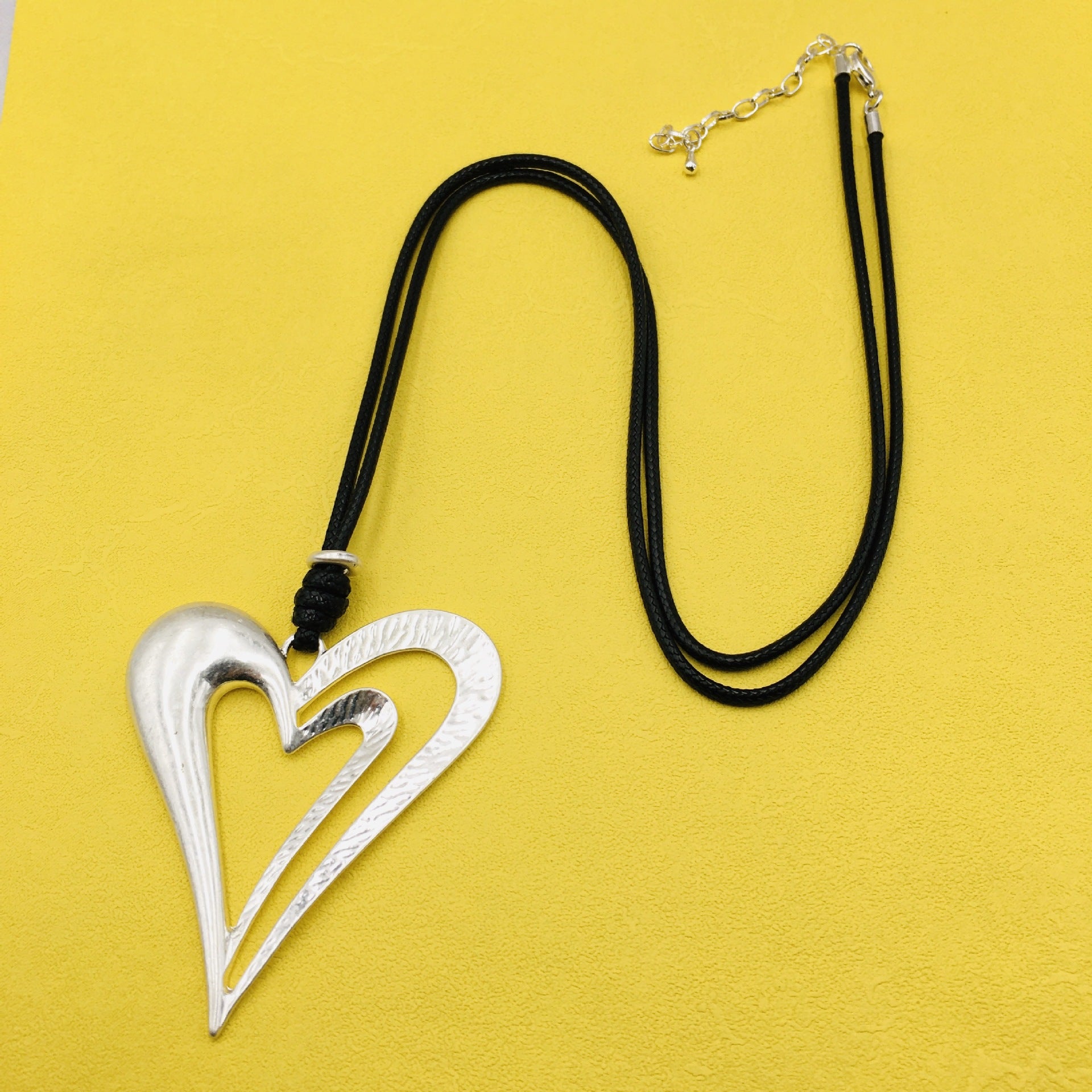 Wholesale Autumn and Winter Alloy Exaggerated Necklaces